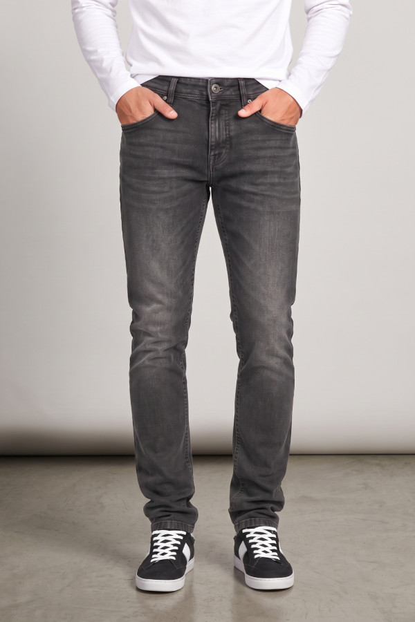 Ανδρικό τζιν Brokers μαύρο washed σε slim fit γραμμή 26513-405-359