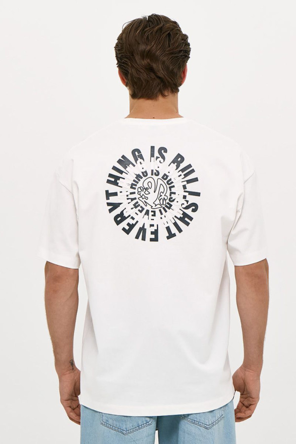Ανδρικό t-shirt Brokers λευκό loose fit με graphic print στη πλάτη 26017-222-752