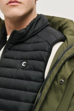 CAMARO ΑΝΔΡΙΚΟ ΜΠΟΥΦΑΝ ΜΕ ΑΠΟΣΠΩΜΕΝΗ ΕΠΕΝΔΥΣΗ ΓΙΛΕΚΟ ΚΑΙ ΚΟΥΚΟΥΛΑ ΧΑΚΙ 24520-153-063