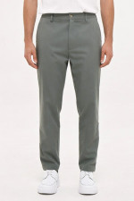 Ανδρικό παντελόνι Brokers χακί tapered fit με λάστιχο στη μέση 26014-842-492 Ανδρικό παντελόνι Brokers χακί tapered fit με λάστιχο στη μέση 26014-842-492