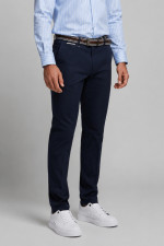 Ανδρικό παντελόνι Sogo navy blue slim fit βαμβακερό με ζώνη 26034-496-484 Ανδρικό παντελόνι Sogo navy blue slim fit βαμβακερό με ζώνη 26034-496-484