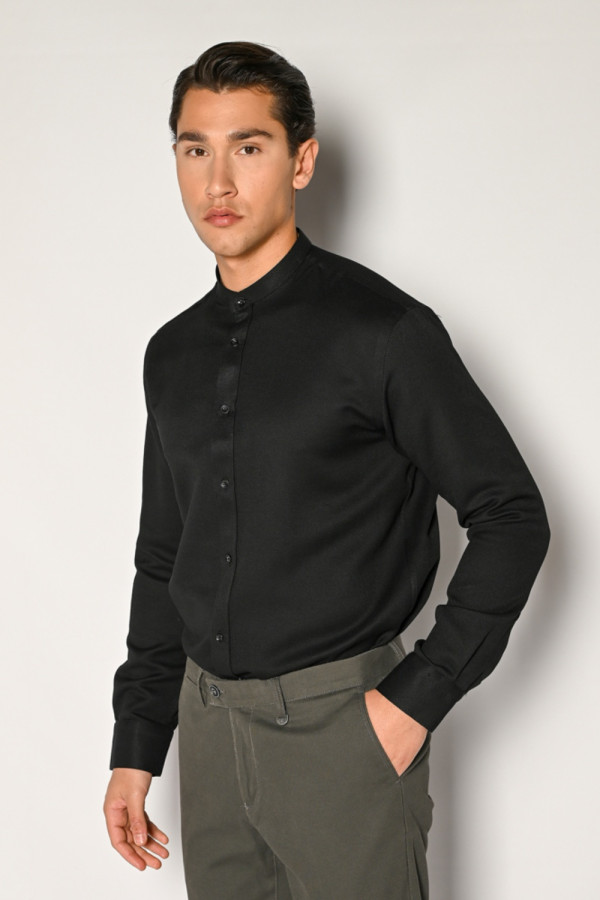 Ανδρικό μαύρο πουκάμισο με mao γιακά και μικροσχέδιο – Sogo