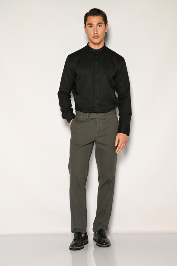 Ανδρικό μαύρο πουκάμισο με mao γιακά και μικροσχέδιο – Sogo