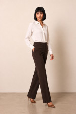 Γυναικείο παντελόνι Enzzo espresso με λεπτή ρίγα σε wide leg γραμμή 252168