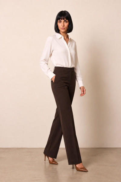Γυναικείο παντελόνι Enzzo espresso με λεπτή ρίγα σε wide leg γραμμή 252168