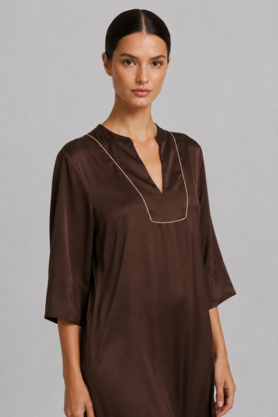 Γυναικείο maxi φόρεμα Derpouli καφέ kimono Σατινέ loose fit 1.20.39403