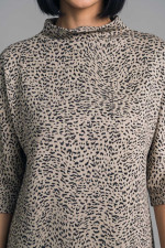 Γυναικείο φόρεμα Enzzo animal print σε ίσια γραμμή 242426