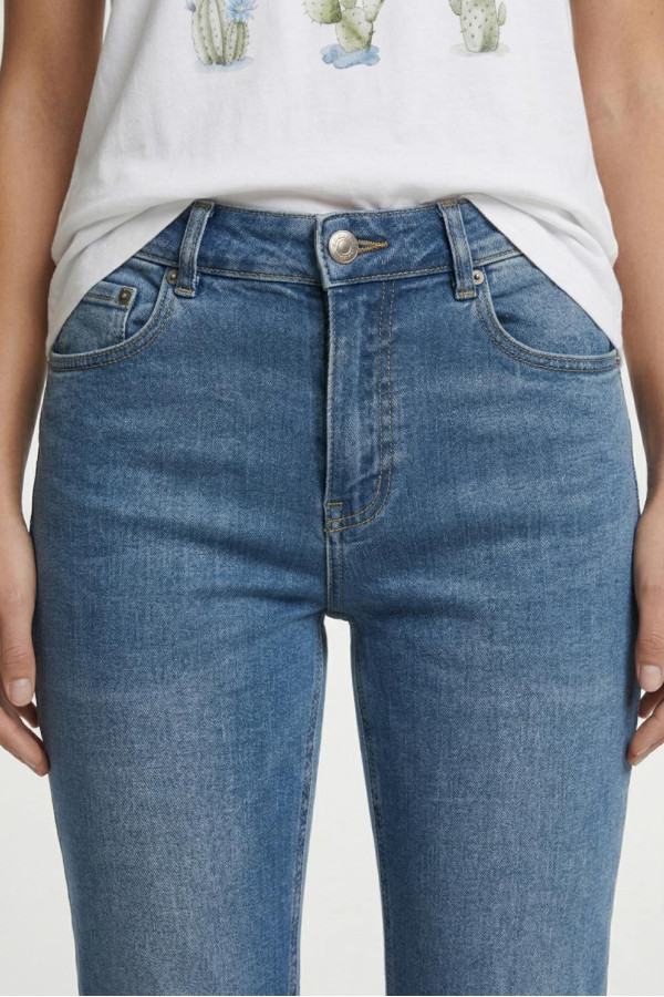 Γυναικείο jean μπλε βαμβακερό με ελαστικότητα regular fit Miss Good 26-5507 Γυναικείο jean μπλε βαμβακερό με ελαστικότητα regular fit Miss Good 26-5507