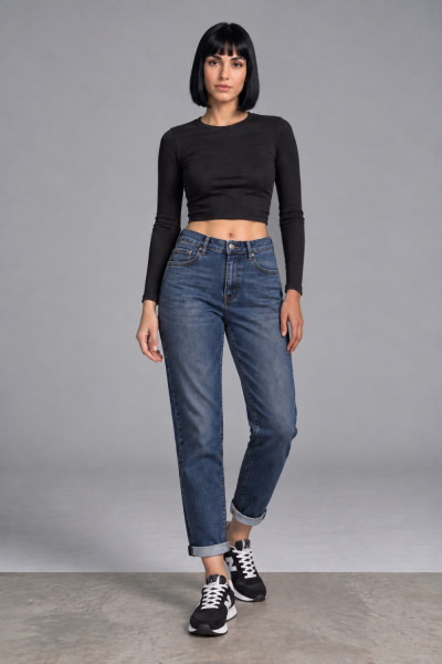 Γυναικείο τζιν παντελόνι mom fit μπλε με ρεβέρ 04320129