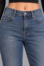 Γυναικείο τζιν παντελόνι mom fit μπλε με ρεβέρ 04320129 Γυναικείο τζιν παντελόνι mom fit μπλε με ρεβέρ 04320129