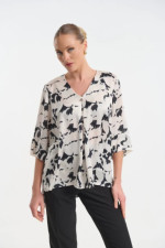 Γυναικεία μπλούζα Fibes μαύρη εμπριμέ σατινέ με τρουακάρ μανίκια 03-7363