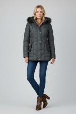 MICROCOAT ΓΥΝΑΙΚΕΙΟ ΜΠΟΥΦΑΝ ΚΑΠΙΤΟΝΕ ΜΕ ΑΠΟΣΠΩΜΕΝΗ ΚΟΥΚΟΥΛΑ ΧΑΚΙ 252401 MICROCOAT ΓΥΝΑΙΚΕΙΟ ΜΠΟΥΦΑΝ ΚΑΠΙΤΟΝΕ ΜΕ ΑΠΟΣΠΩΜΕΝΗ ΚΟΥΚΟΥΛΑ ΧΑΚΙ 252401