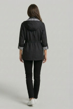 Γυναικείο ανοιξιάτικο μπουφάν με κουκούλα και ρυθμιζόμενη μέση μαύρο – Fibes 01-6218