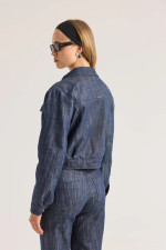 Γυναικείο denim μπουφάν Enzzo μπλε σε cropped γραμμή Fiora 262252 Γυναικείο denim μπουφάν Enzzo μπλε σε cropped γραμμή Fiora 262252