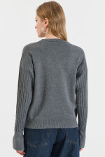 BILL COST ΓΥΝΑΙΚΕΙΟ ΠΛΕΚΤΟ ΠΟΥΛΟΒΕΡ ΜΕ ΠΛΕΞΟΥΔΕΣ ΓΚΡΙ 20-131386-0 BILL COST ΓΥΝΑΙΚΕΙΟ ΠΛΕΚΤΟ ΠΟΥΛΟΒΕΡ ΜΕ ΠΛΕΞΟΥΔΕΣ ΓΚΡΙ 20-131386-0