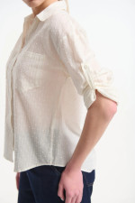 Γυναικείο λευκό πουκάμισο με μικροσχέδιο και μανίκια με κουμπί - Fibes