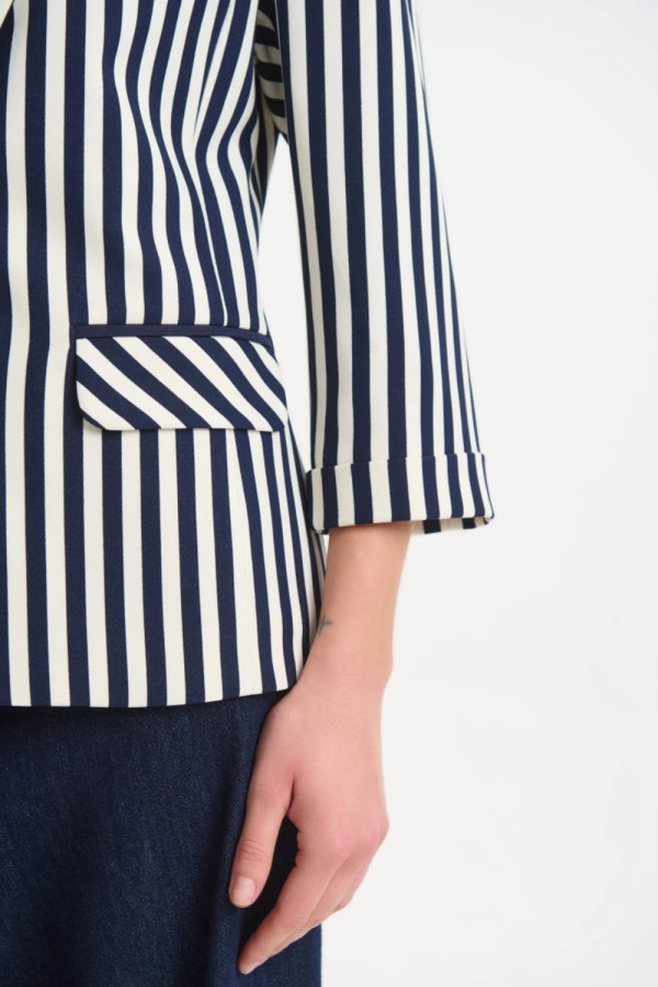 Γυναικείο σακάκι Fibes ριγέ μπλε ελαστικό με 3/4 μανίκι 01-6217