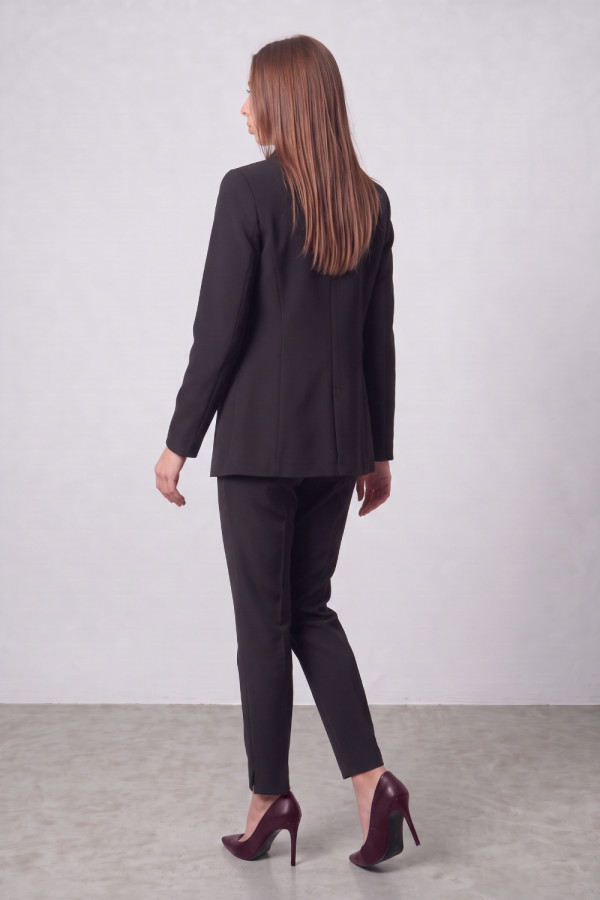 Γυναικείο κοστούμι Derpouli μαύρο σε κρεπ blazer και παντελόνι 1.12.92884-92883