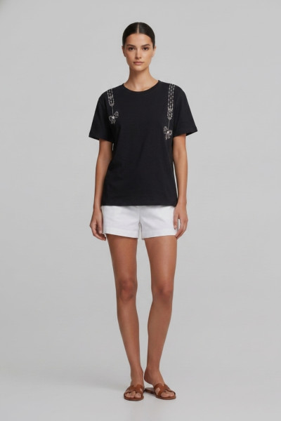 Γυναικείο t-shirt μαύρο βαμβακερό με στρας λεπτομέρειες 26-100STR Γυναικείο t-shirt μαύρο βαμβακερό με στρας λεπτομέρειες 26-100STR
