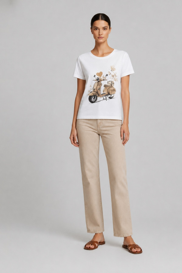 Γυναικείο t-shirt λευκό βαμβακερό με print μπεζ scooter και butterflies 26-100VE