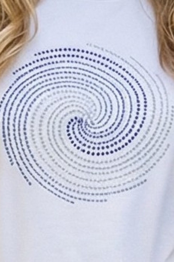 Γυναικεία λευκή μπλούζα με κυκλικό dot στρας σχέδιο - Derpouli -1.10.39323