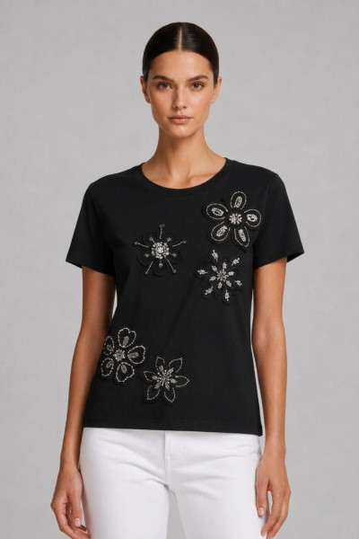Γυναικείο μαύρο T-Shirt με ανάγλυφα λουλούδια και χάντρες  βαμβακερό 26-100FS