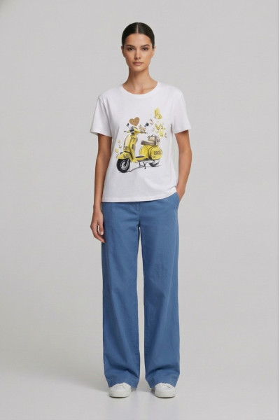 Γυναικείο t-shirt λευκό βαμβακερό με print μπανάνα scooter και butterflies 26-100VE