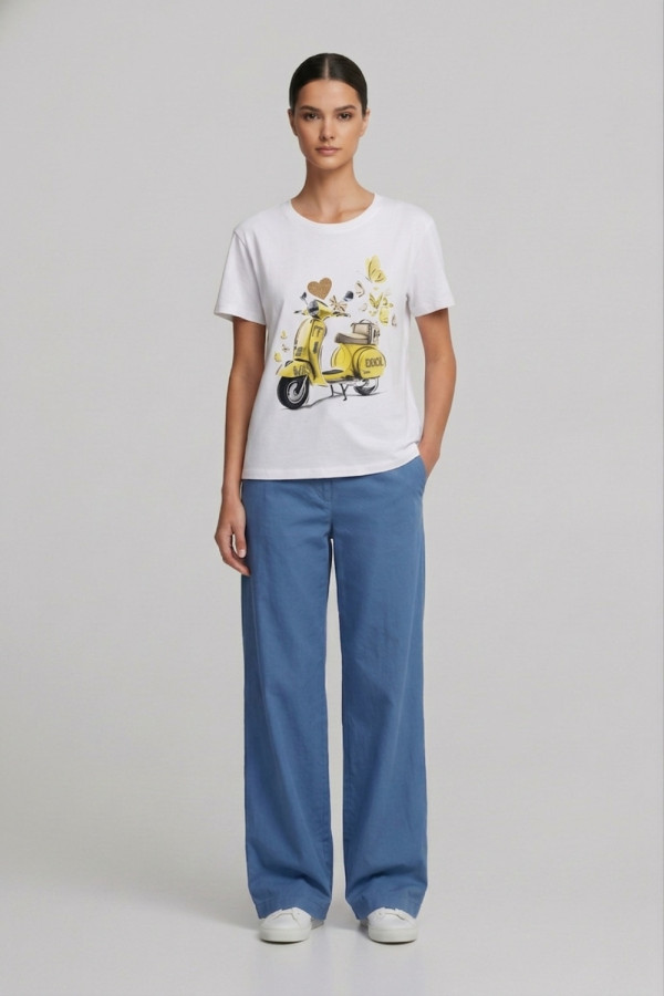 Γυναικείο t-shirt λευκό βαμβακερό με print μπανάνα scooter και butterflies 26-100VE
