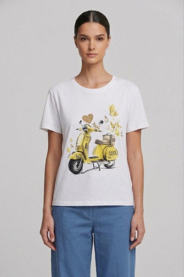 Γυναικείο t-shirt λευκό βαμβακερό με print μπανάνα scooter και butterflies 26-100VE