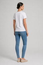 Γυναικείο t-shirt banana βαμβακερό με print μπεζ αρώματα και 3D λεπτομέρειες Γυναικείο t-shirt banana βαμβακερό με print μπεζ αρώματα και 3D λεπτομέρειες