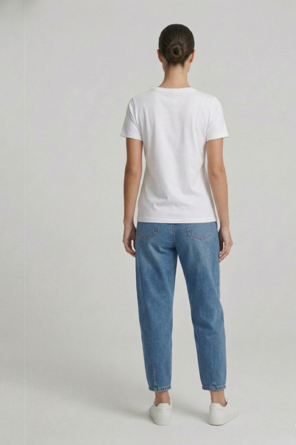 Γυναικείο t-shirt λευκό βαμβακερό με print μπλε αρώματα και 3D λεπτομέρειες