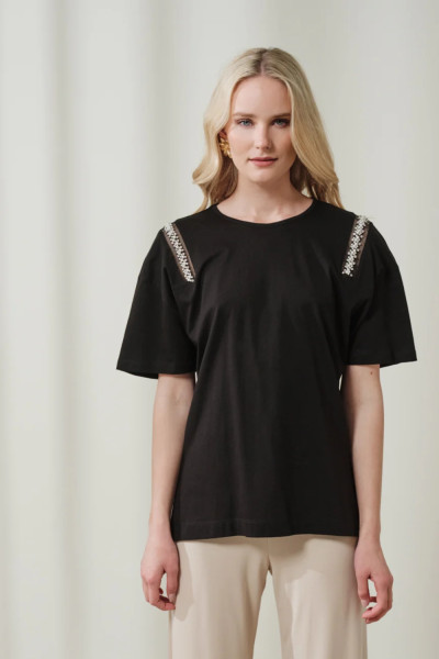 ENZZO ΓΥΝΑΙΚΕΙΑ ΜΠΛΟΥΖΑ SARIAH T-SHIRT ΜΕ ΤΡΕΣΑ ΜΑΥΡΟ 251337