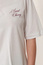 ENZZO ΓΥΝΑΙΚΕΙΑ ΜΠΛΟΥΖΑ T-SHIRT CHERRY ΜΕ ΤΥΠΩΜΑ ΣΤΗ ΠΛΑΤΗ ΛΕΥΚΟ 251137