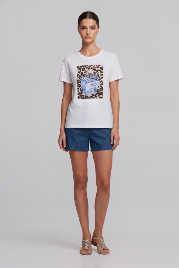 Γυναικείο t-shirt λευκό με τύπωμα σιελ άρωμα και strass 26-100-BP Γυναικείο t-shirt λευκό με τύπωμα σιελ άρωμα και strass 26-100-BP